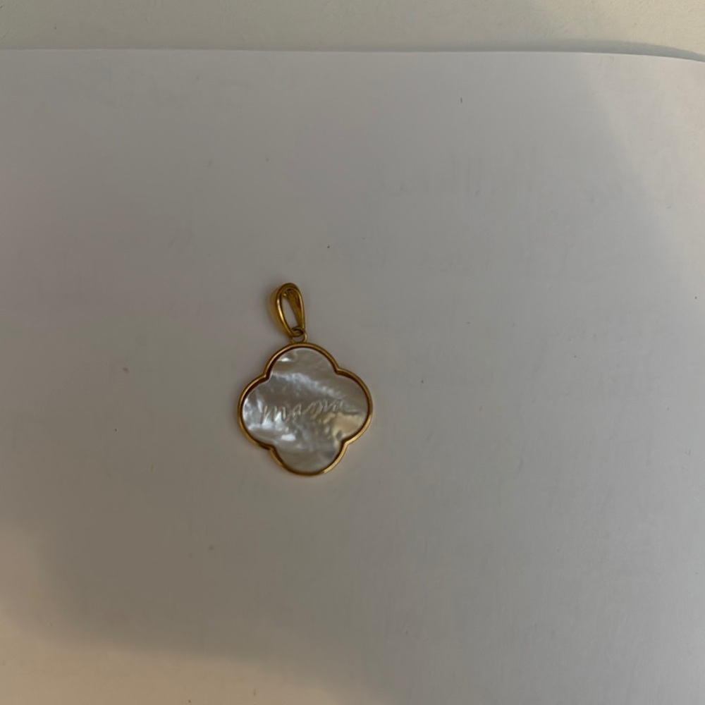 Gold and White Quatrefoil Necklace with Faceted Center Stone